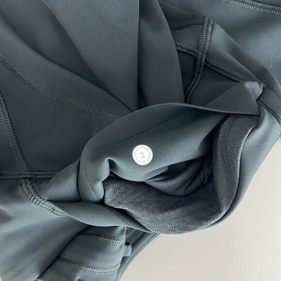 Lululemon Time To Sweat Crop *23" Melanite Size 2 - Picture 8 of 14